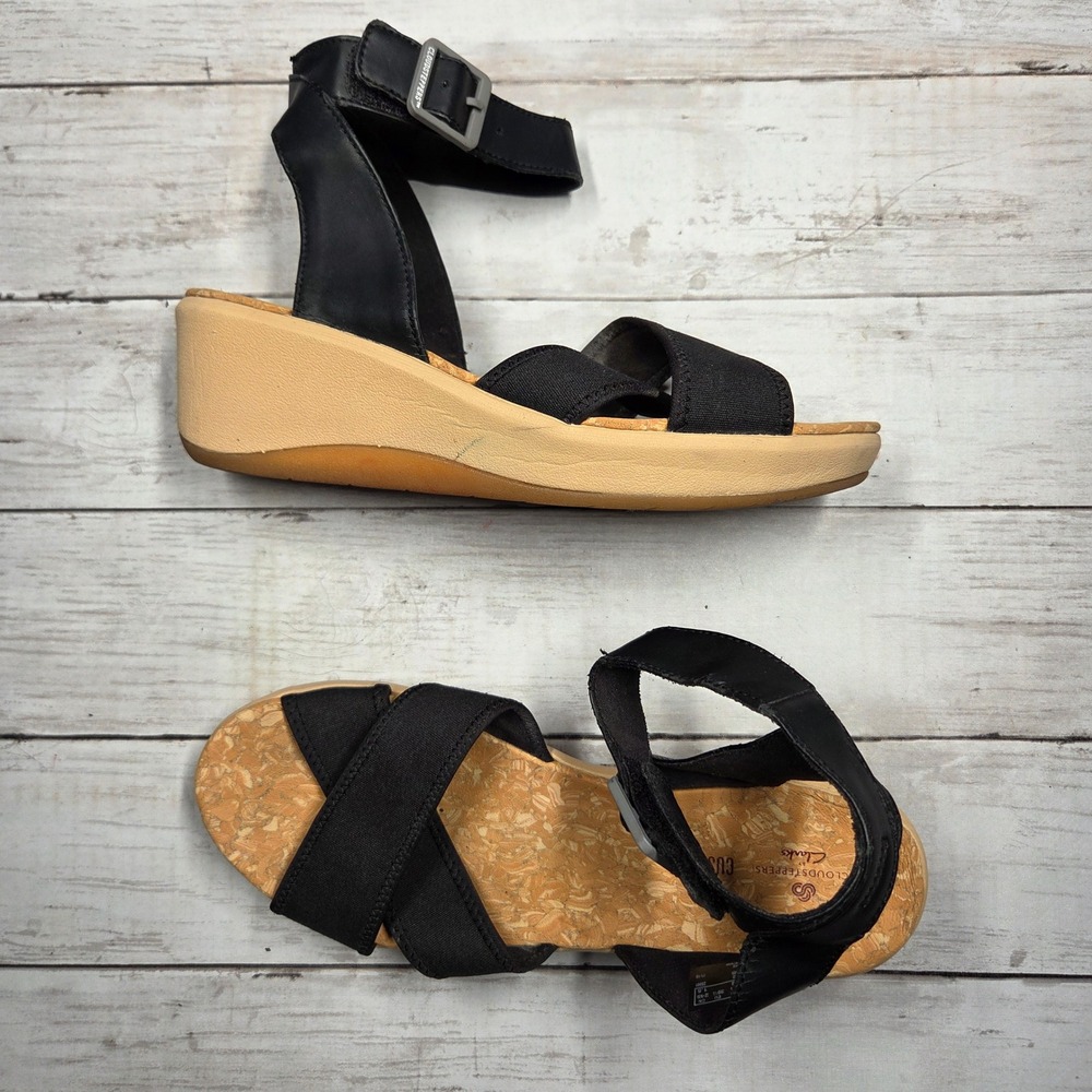 Clarks Cloudsteppers Wedge‎ Sandals Women 8.5 Black Buckle Strap Sporty Damaged